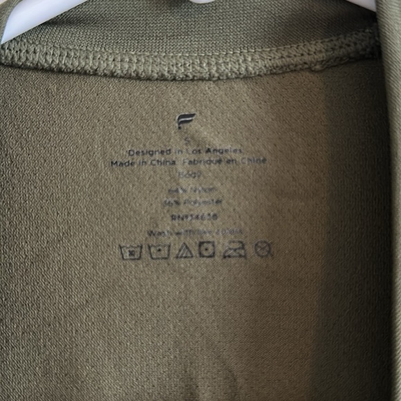 Men’s Small Fabletics Olive Green Athletic Tee - Picture 2 of 4